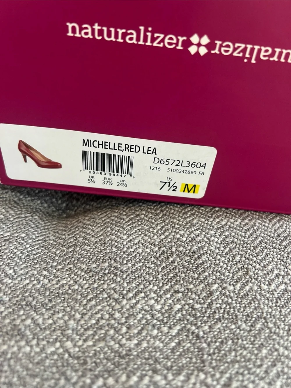 Naturalizer classic pumps